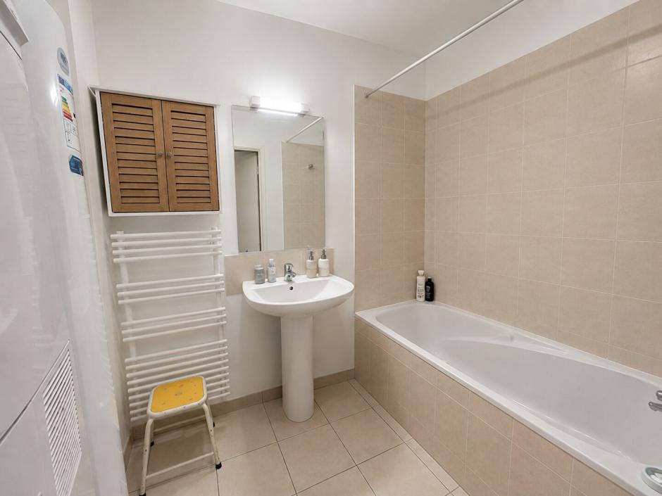 Ac3- location appartement 
bedee
 1785541084