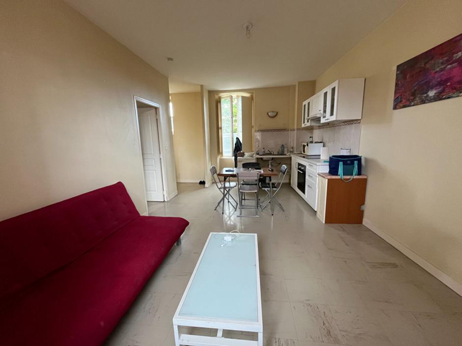 Ac3- location appartement 
montfort sur meu
 1785541082