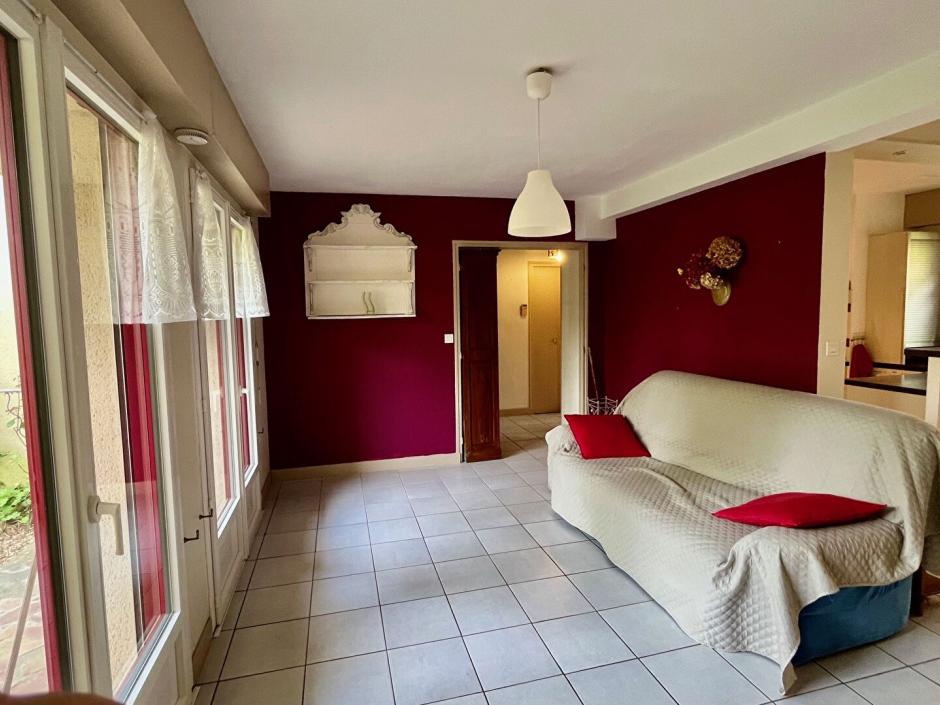 Ac3- vente appartement 
montfort sur meu
 1762304878