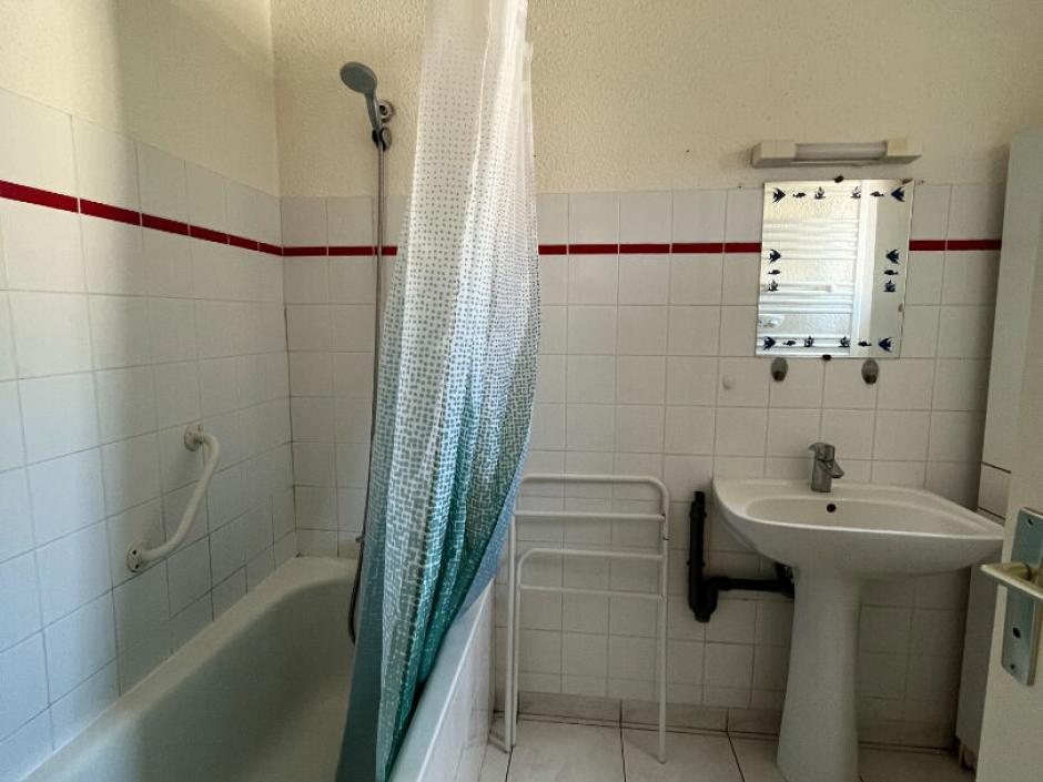 Ac3- location appartement 
montfort sur meu
 1757979417