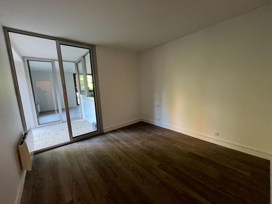 Ac3- location appartement 
montfort sur meu
 1773795247