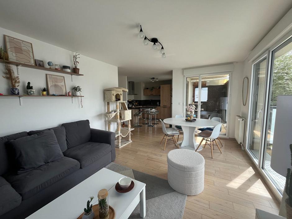 Ac3- location appartement 
montfort sur meu
 1776382565