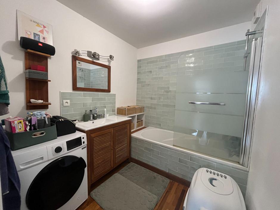 Ac3- location appartement 
montfort sur meu
 1776382565