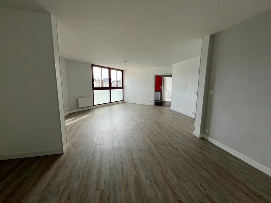 Ac3- location appartement 
montfort sur meu
 1777075077