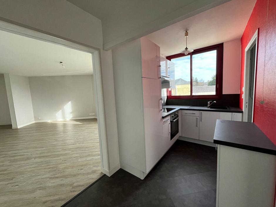 Ac3- location appartement 
montfort sur meu
 1777075077