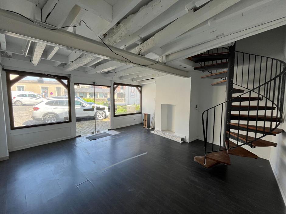 Ac3- location local_professionnel 
montfort sur meu
 1751068581