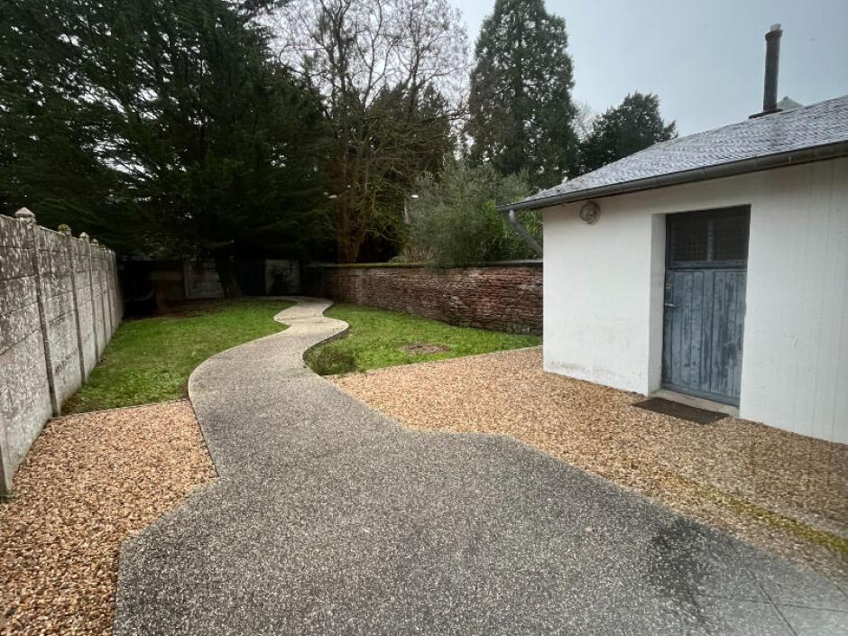 Ac3- location local_professionnel 
montfort sur meu
 1772844991