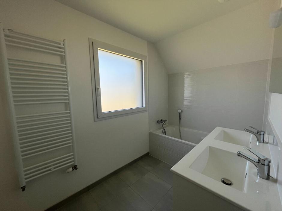 Ac3- location maison 
breal sous montfort
 1782862491