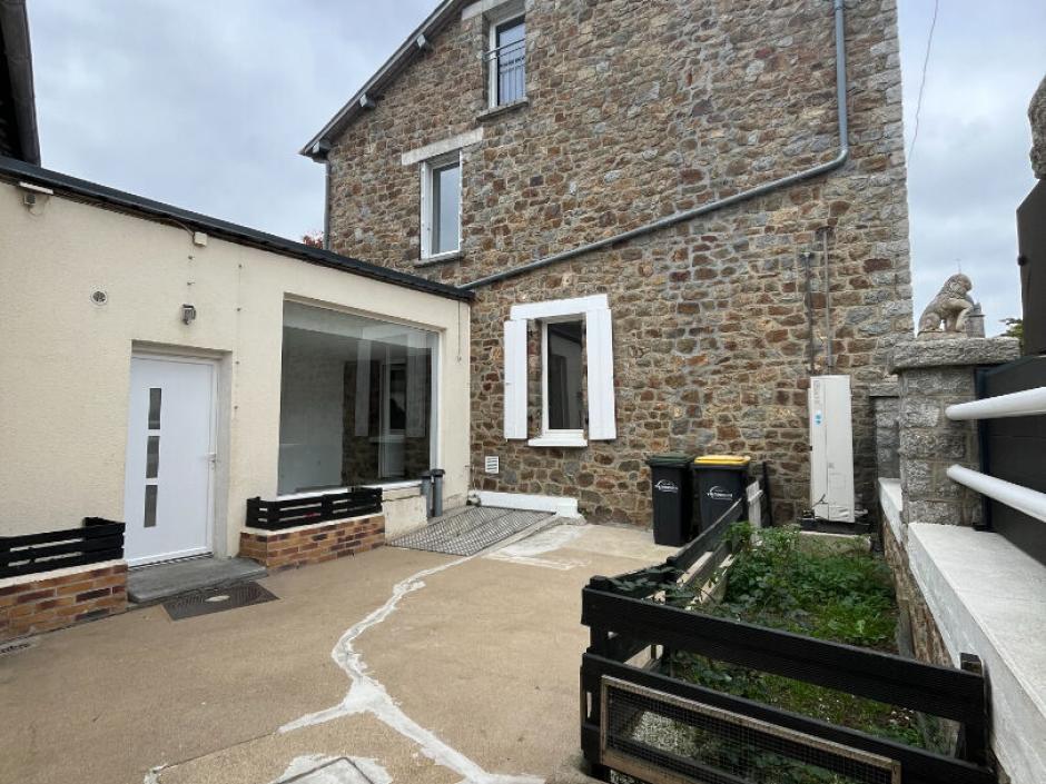 Ac3- location maison 
irodouer
 1765354311