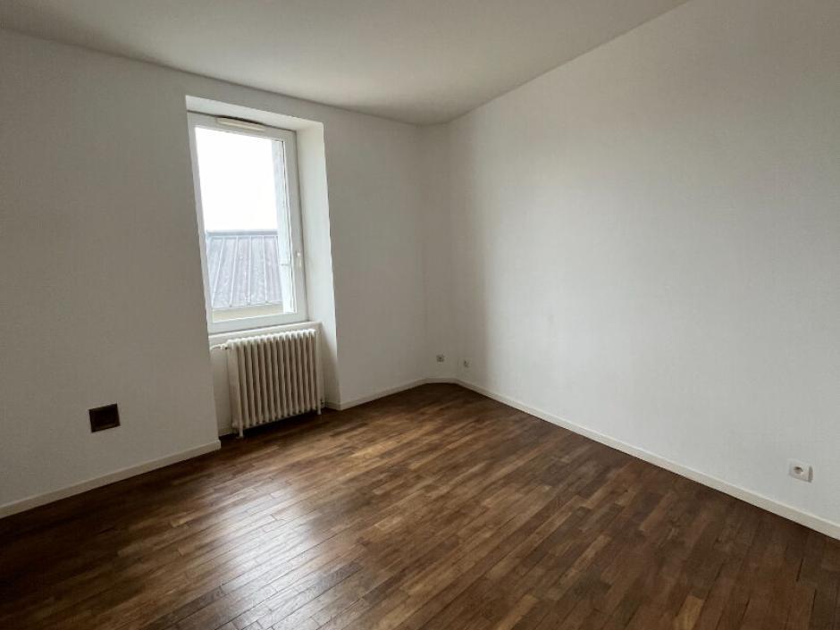 Ac3- location maison 
irodouer
 1765354311