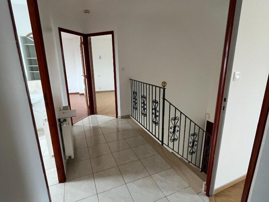 Ac3- location maison 
montfort sur meu
 1763513624