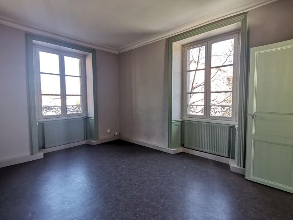 Ac3- vente appartement 
montfort sur meu
 1741999880