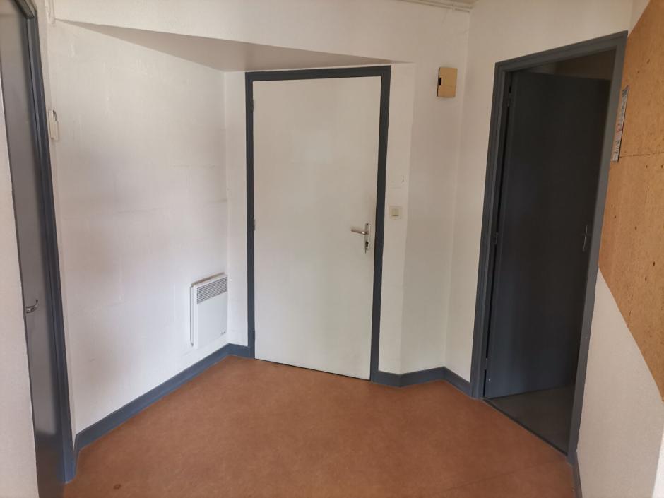 Ac3- vente appartement 
montfort sur meu
 1786145875