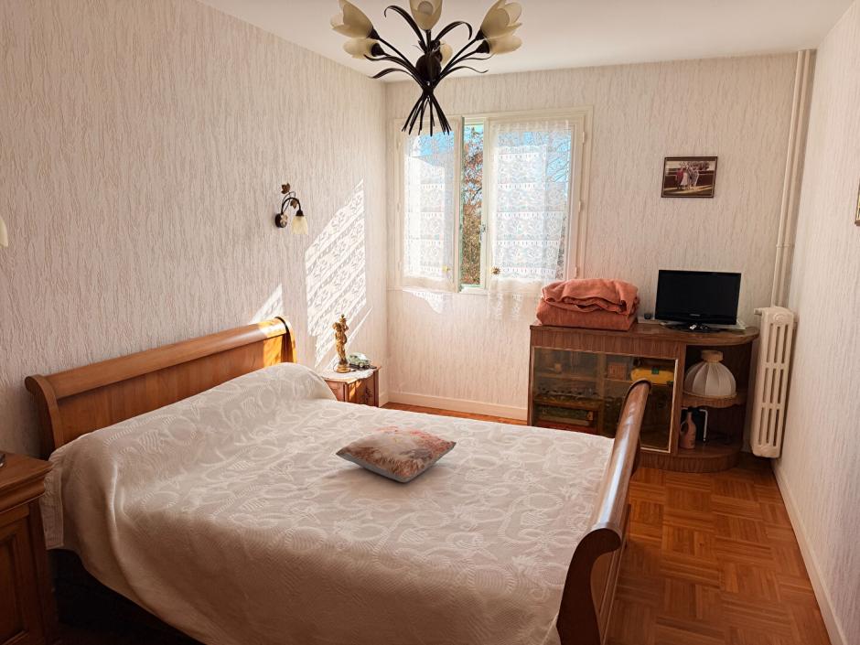 Ac3- vente appartement 
montfort sur meu
 1792711804
