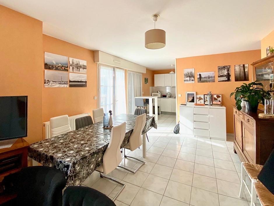 Ac3- vente appartement 
vitre
 1756857823