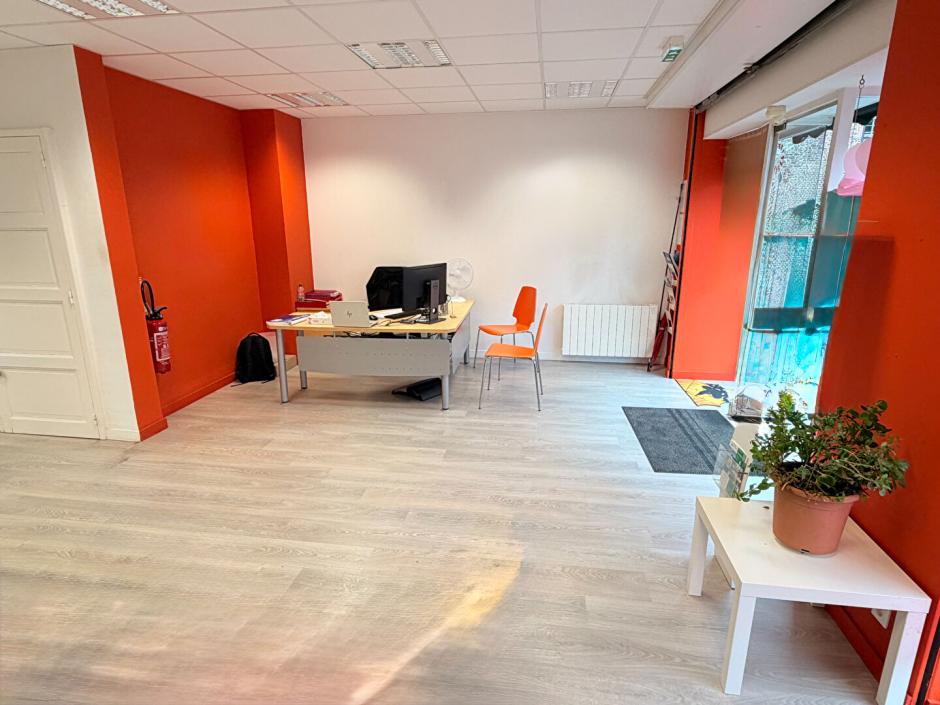 Ac3- vente local_professionnel 
montfort sur meu
 1793233804