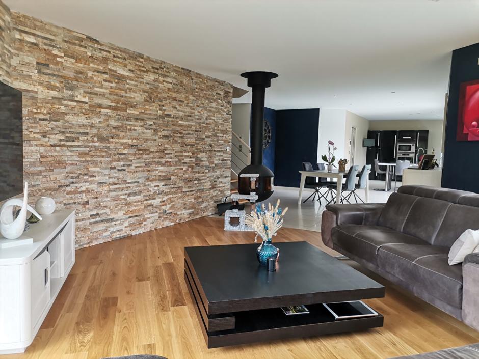 Ac3- vente maison 
montfort sur meu
 1742347047