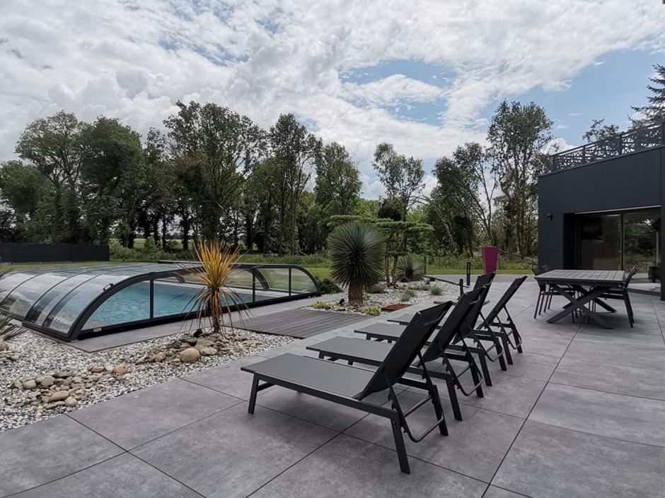 Ac3- vente maison 
montfort sur meu
 1742347047
