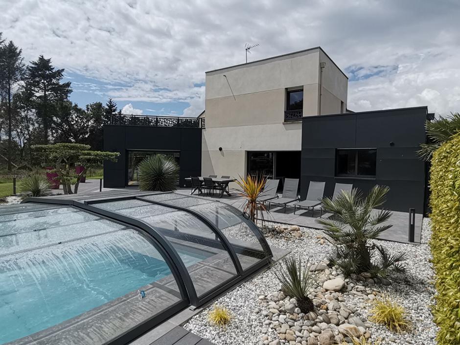 Ac3- vente maison 
montfort sur meu
 1742347047