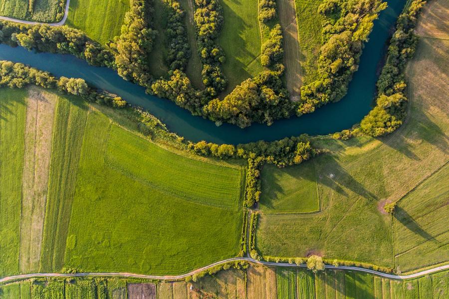 Spécialiste droit rural : exploitations, sociétés agricoles, achats, cessions, transmission et échanges de biens ruraux